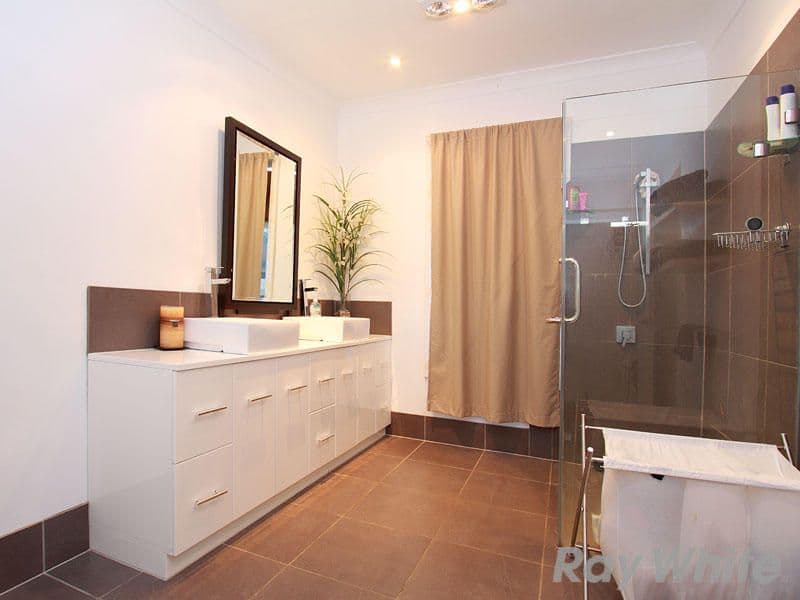 17 Nevin Street, ASPLEY QLD 4034, Aspley - Thumbnail 3