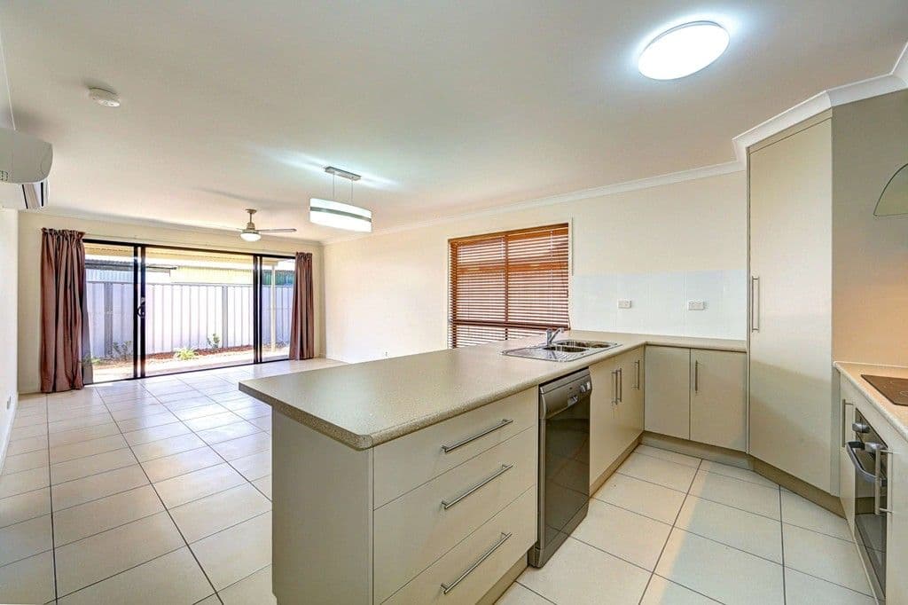 64-66 Burnett Street, BUNDABERG SOUTH QLD 4670, Bundaberg South - Thumbnail 3