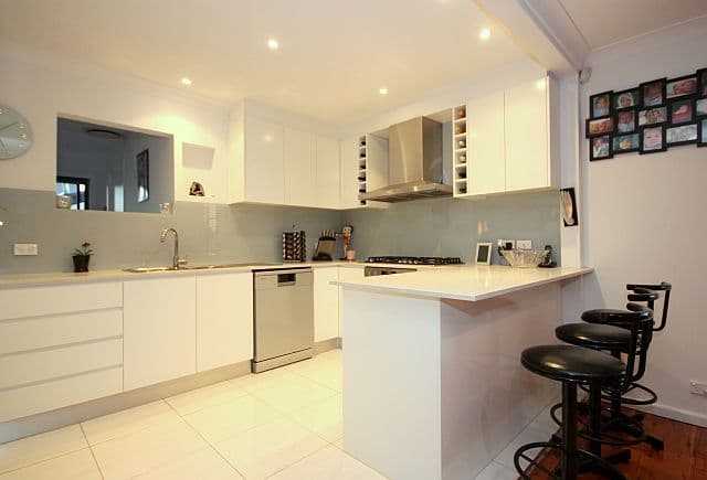 15 Manuka Crescent, BASS HILL NSW 2197, Bass Hill - Thumbnail 4