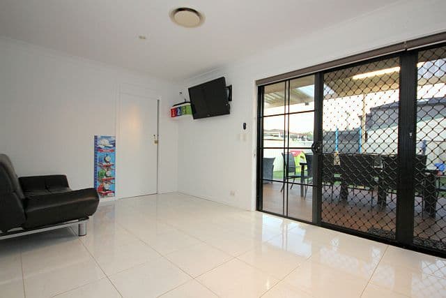 15 Manuka Crescent, BASS HILL NSW 2197, Bass Hill - Thumbnail 8