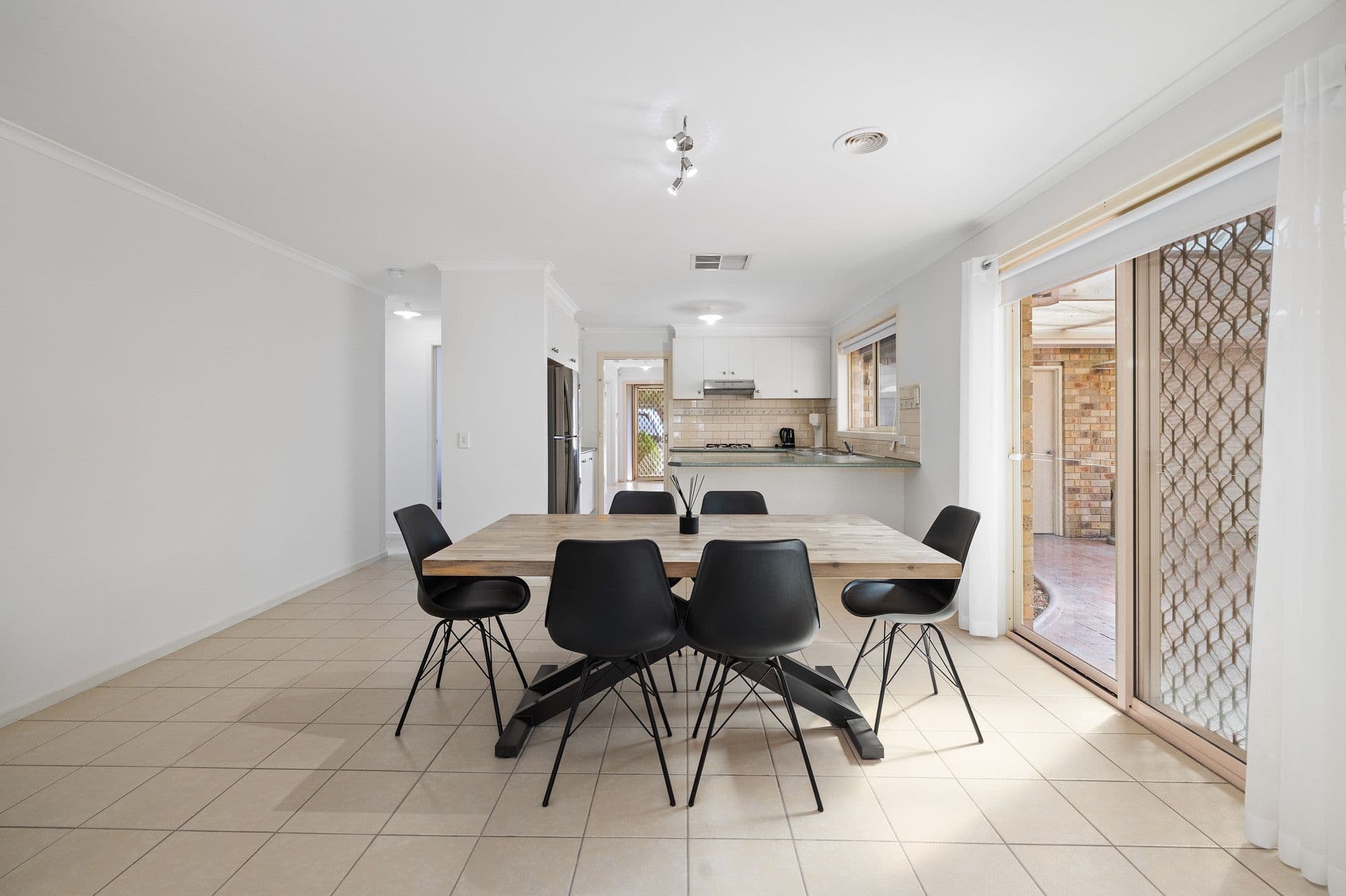 30 Mirabella Close, Werribee VIC 3030, Werribee - Thumbnail 6