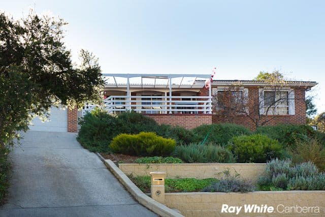 8 Burtt Crescent, CALWELL ACT 2905, Calwell - Thumbnail 2