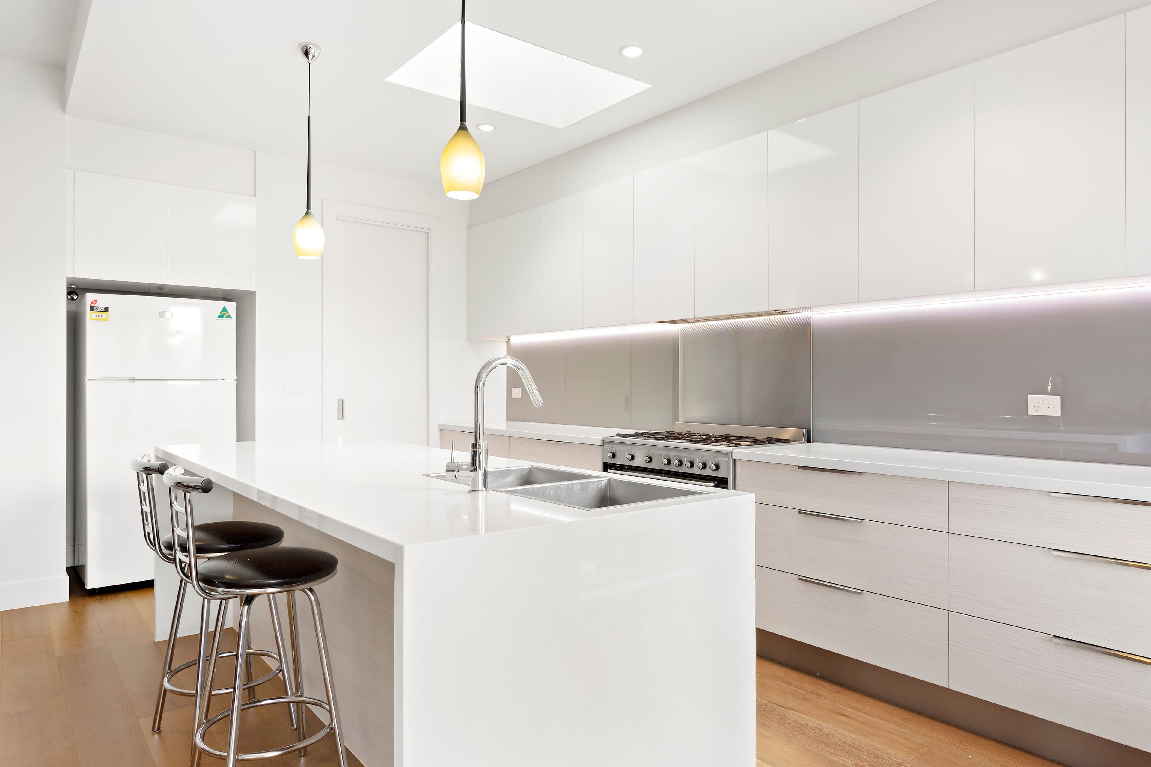 2/295 Blackshaws Road, Altona North - Thumbnail 4