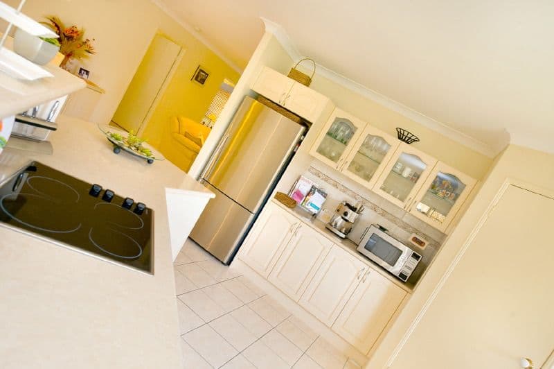 11 Brookside Avenue, NORMAN GARDENS QLD 4701, Norman Gardens - Thumbnail 3