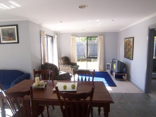 82 Oberon Drive, Carrum Downs VIC 3201, Carrum Downs - Thumbnail 5