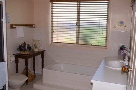 12 Malvern Avenue, ORANGE NSW 2800, Orange - Thumbnail 3