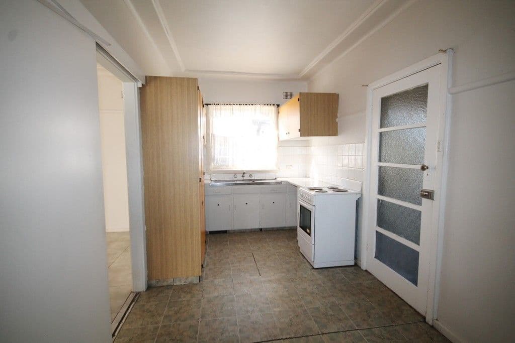 16 Benelong Avenue, Smithfield NSW 2164, Smithfield - Thumbnail 2