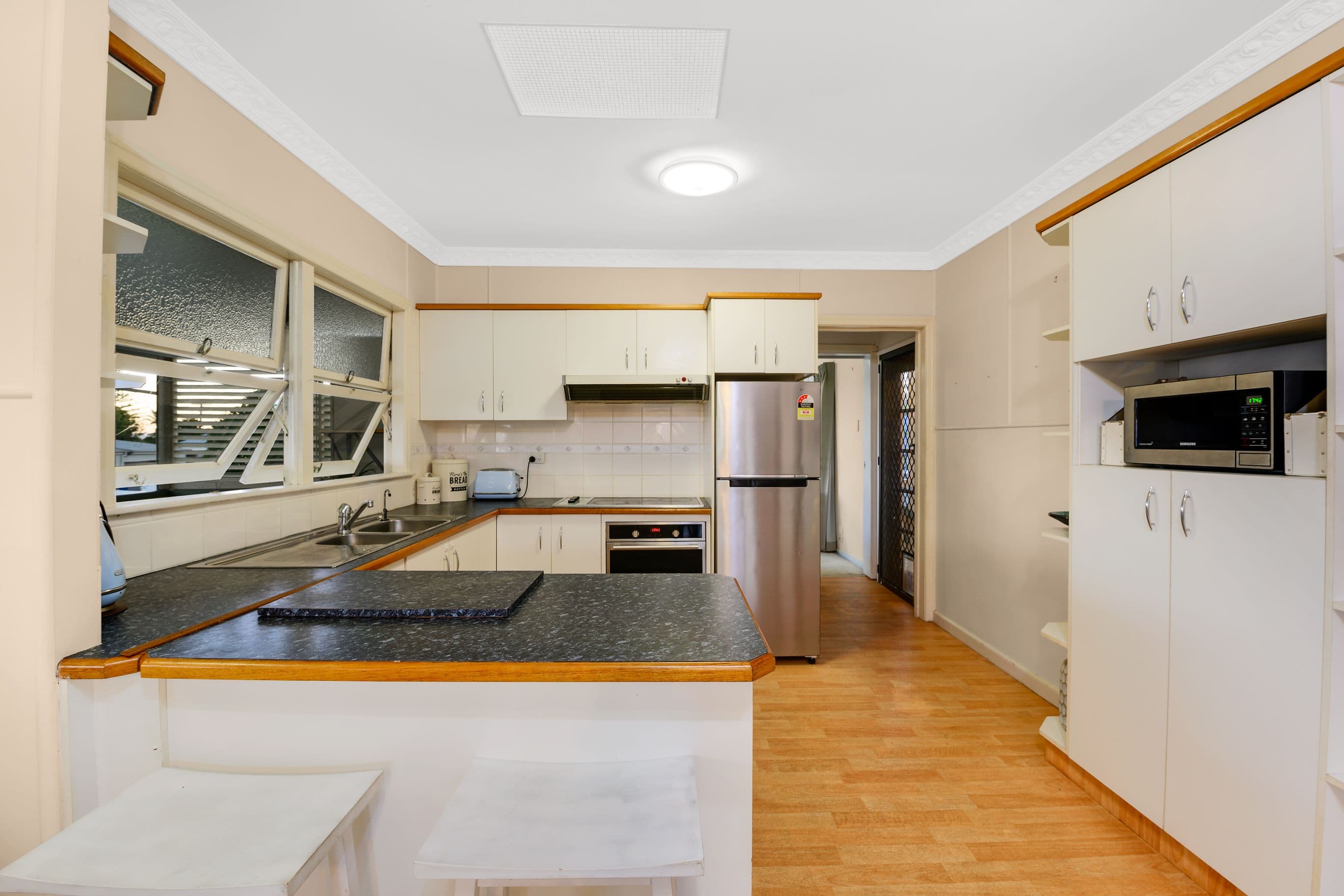 5 Donald Street, Woody Point QLD 4019, Woody Point - Thumbnail 4