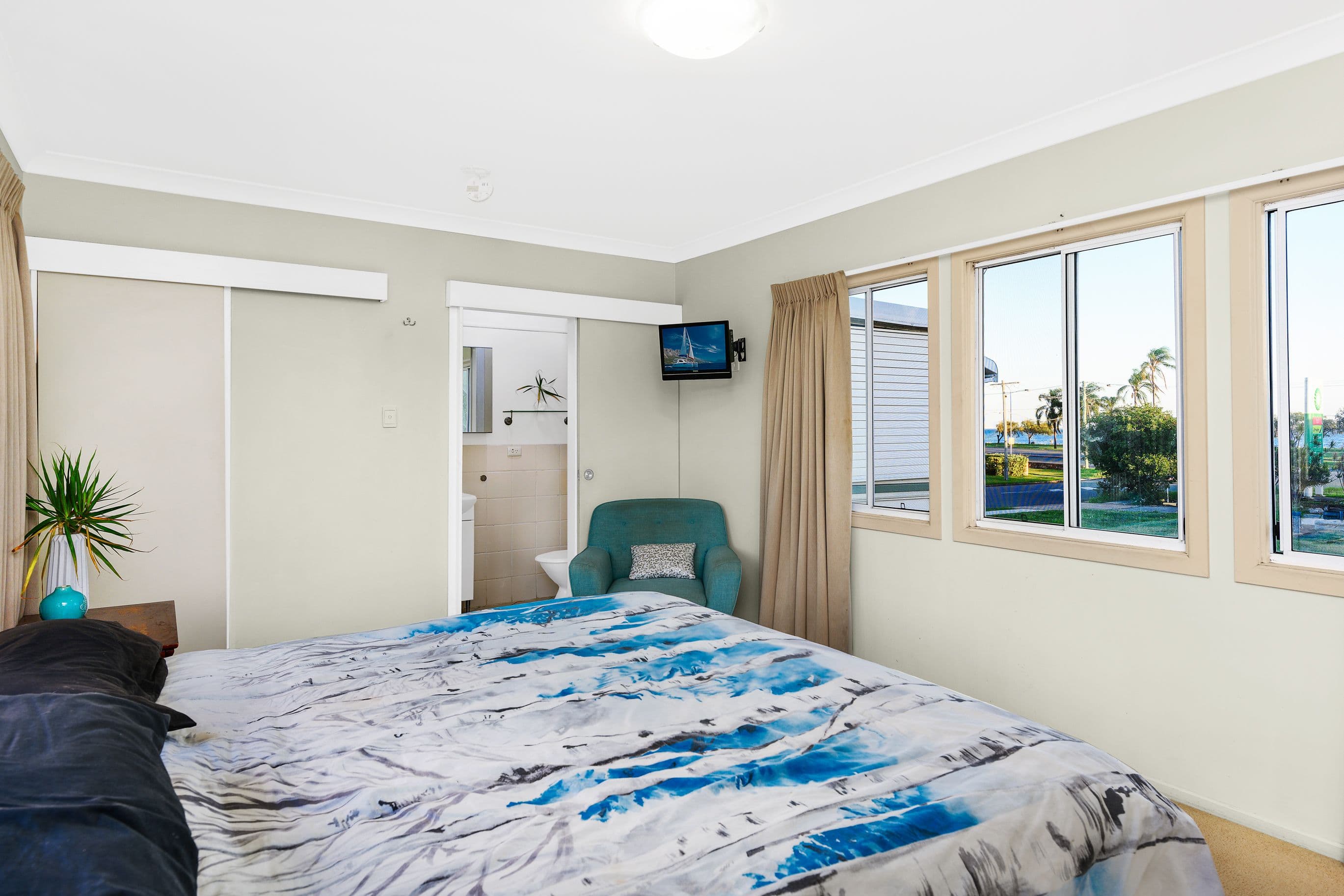 5 Donald Street, Woody Point QLD 4019, Woody Point - Thumbnail 8
