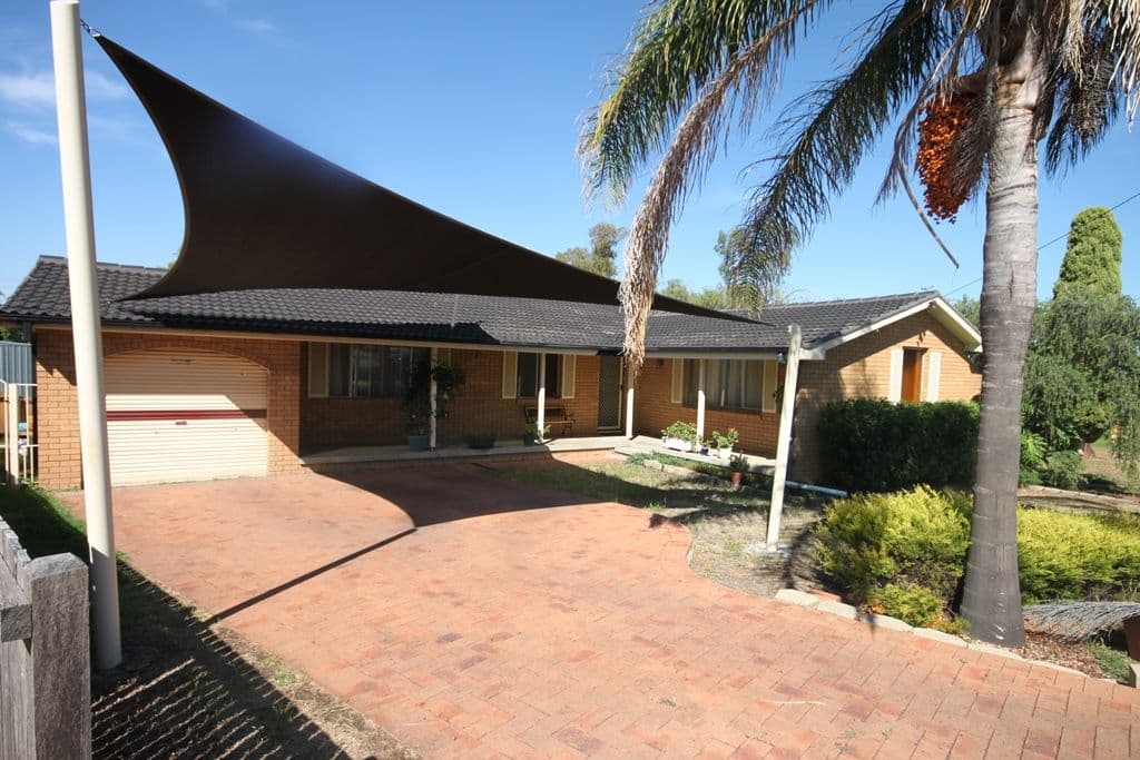 51 Minnamurra Crescent, TAMWORTH NSW 2340, Tamworth - Image 1