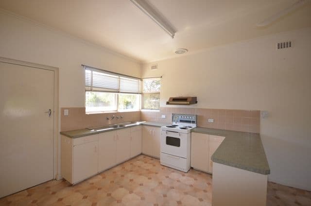 8 Lucas Street, KAPUNDA SA 5373, Kapunda - Thumbnail 2