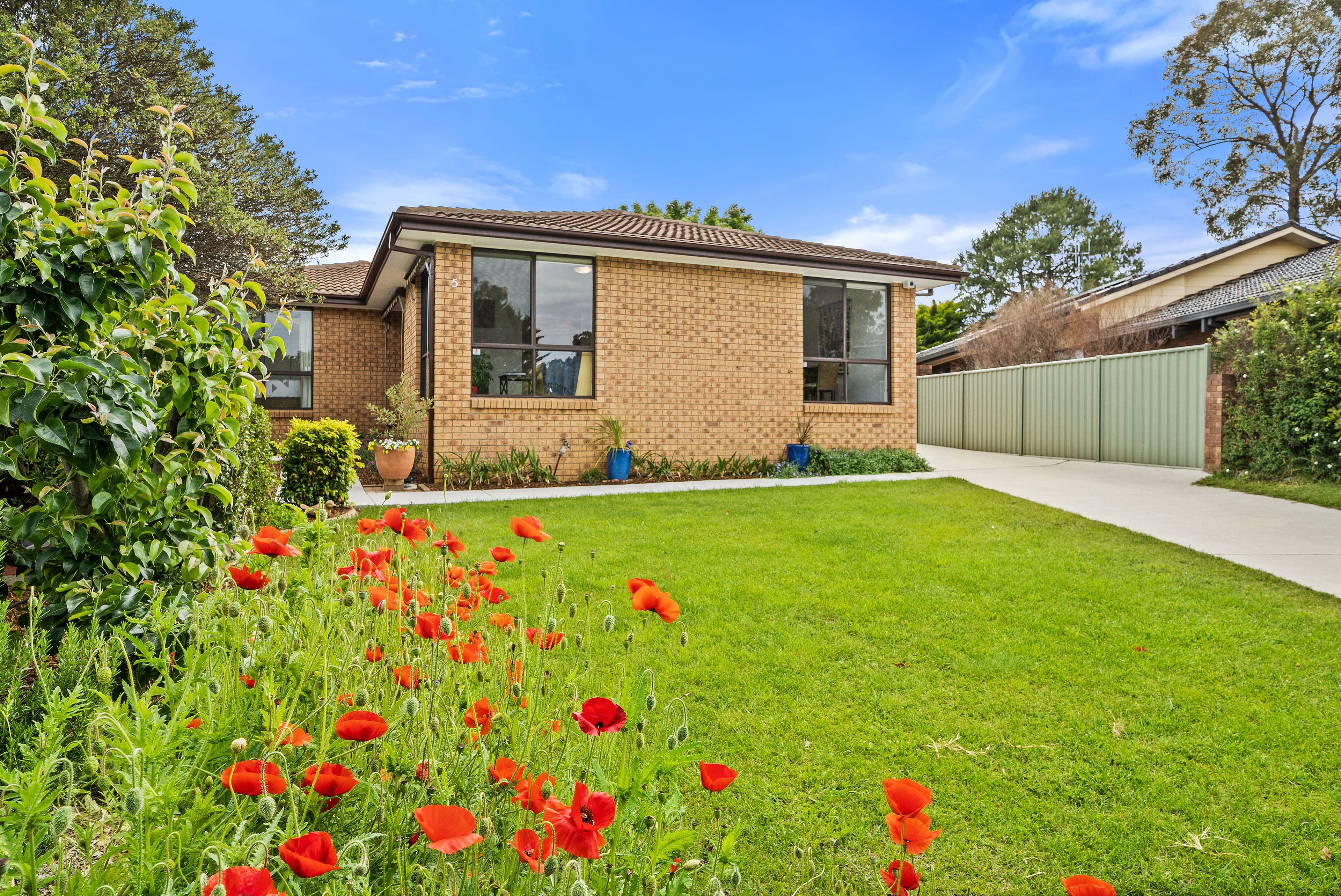 5 Koorong Place, Queanbeyan NSW 2620, Queanbeyan West - Image 1