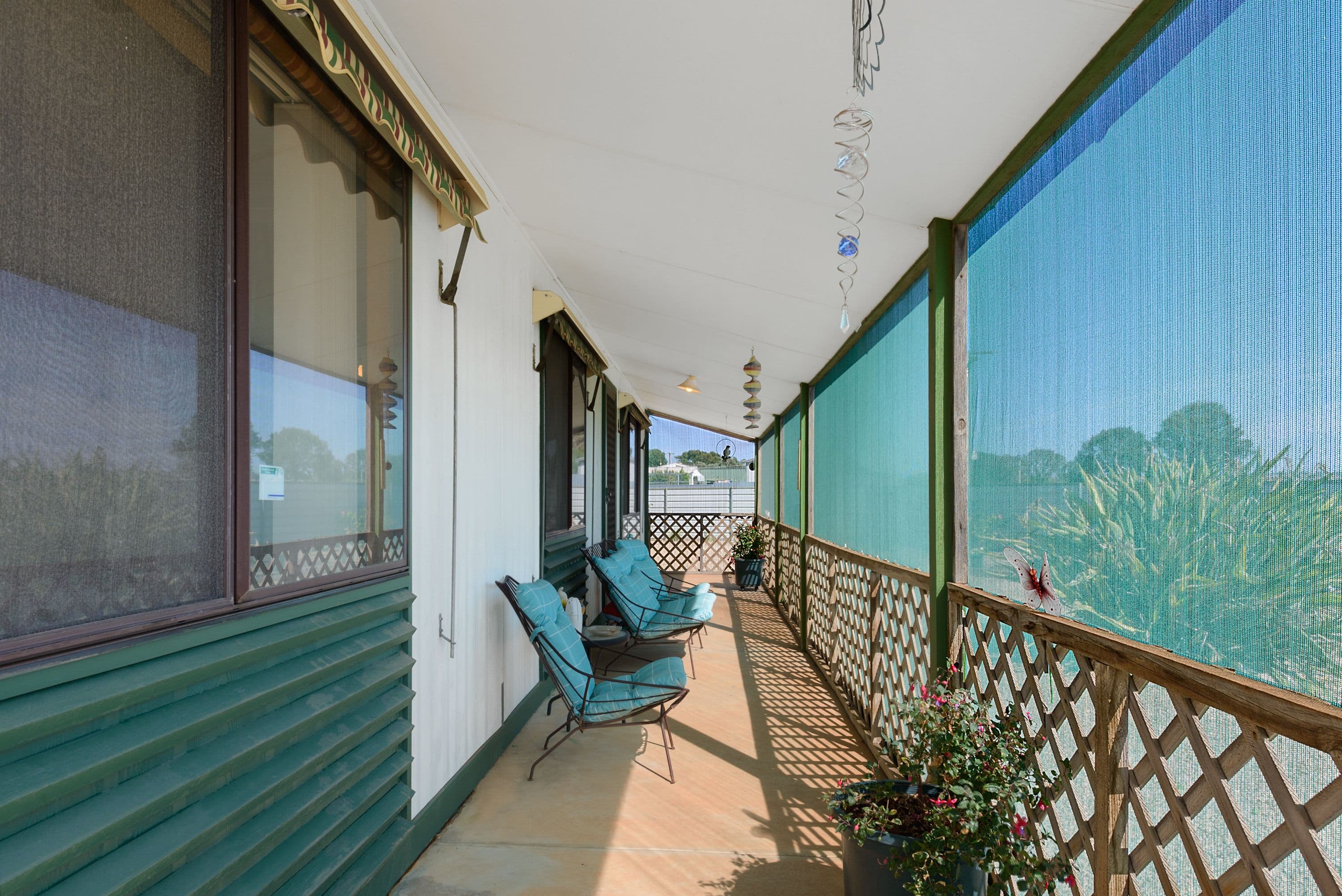 8 South Shore Avenue, Sanctuary Lakes - Thumbnail 2