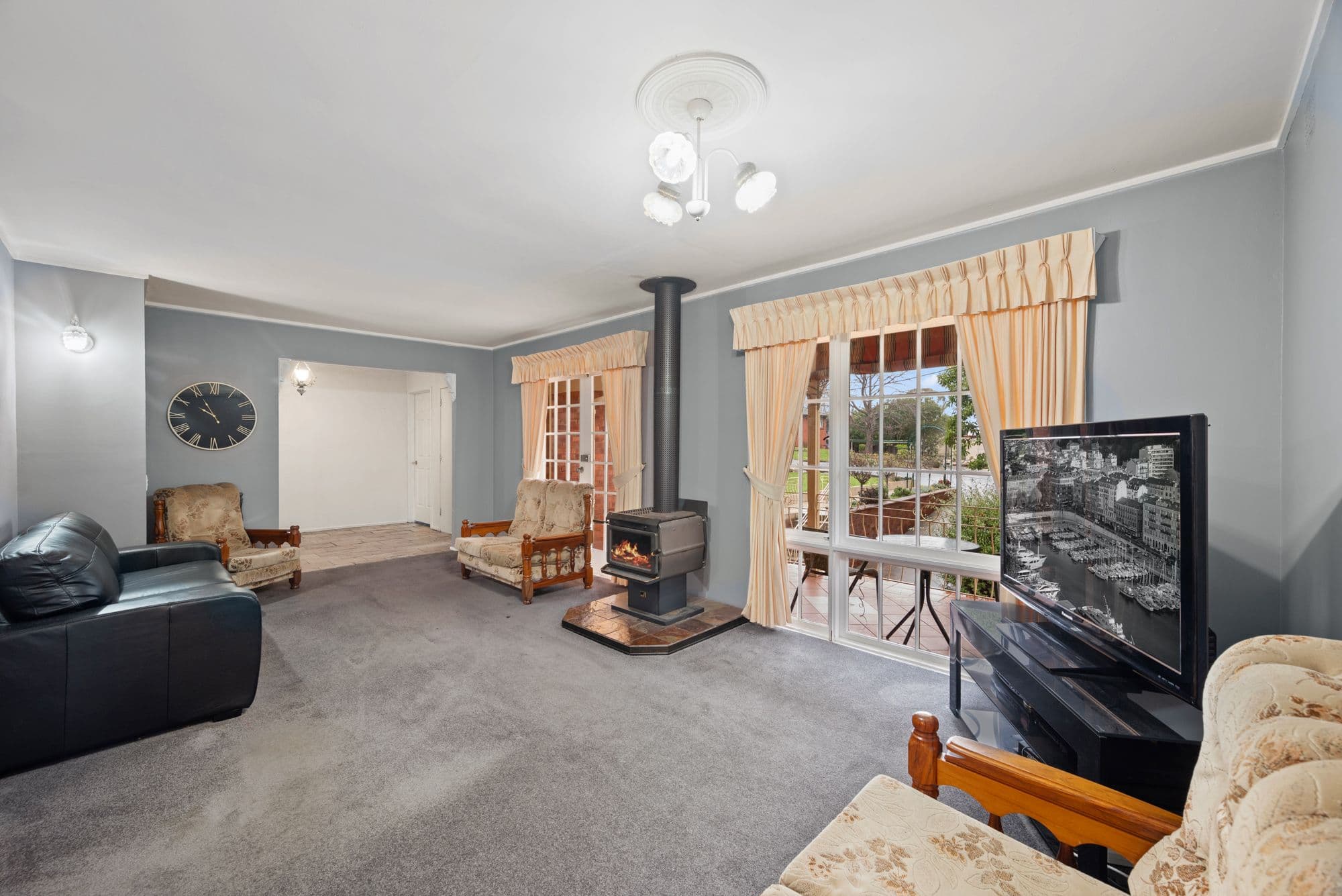 6 Gray Place, Bradbury NSW 2560, Bradbury - Thumbnail 2