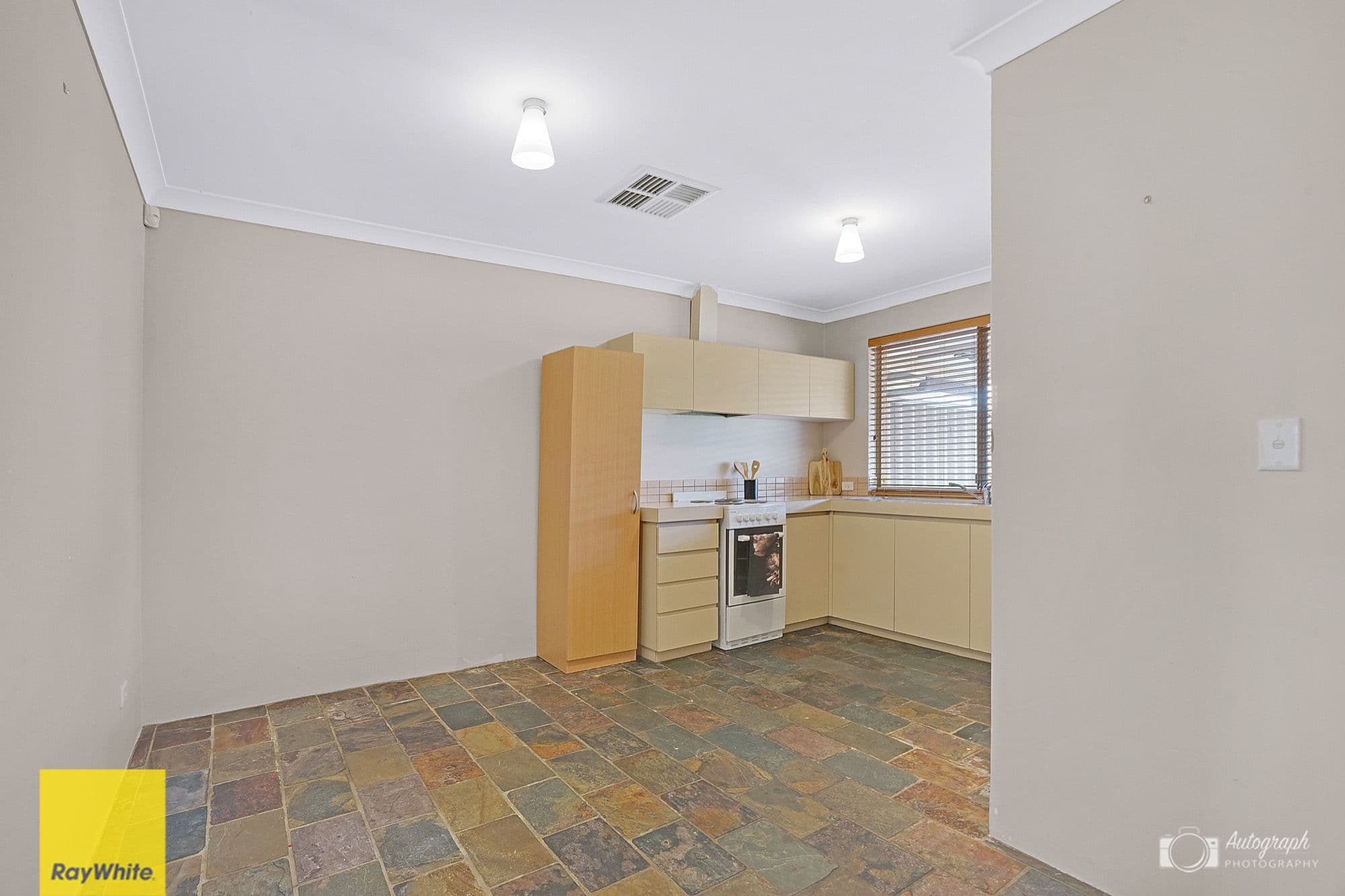 7b Foxglove Gardens, Mirrabooka WA 6061, Mirrabooka - Thumbnail 4