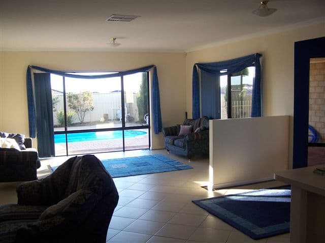 8 Australis Circle, WANNANUP WA 6210, Wannanup - Thumbnail 2