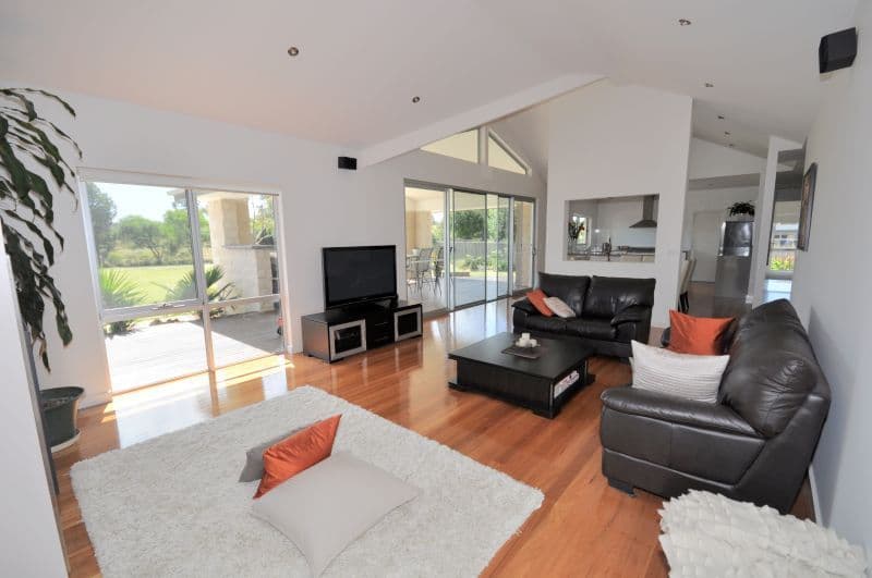 20  Bournbank Avenue, BANNOCKBURN VIC 3331, Bannockburn - Thumbnail 2