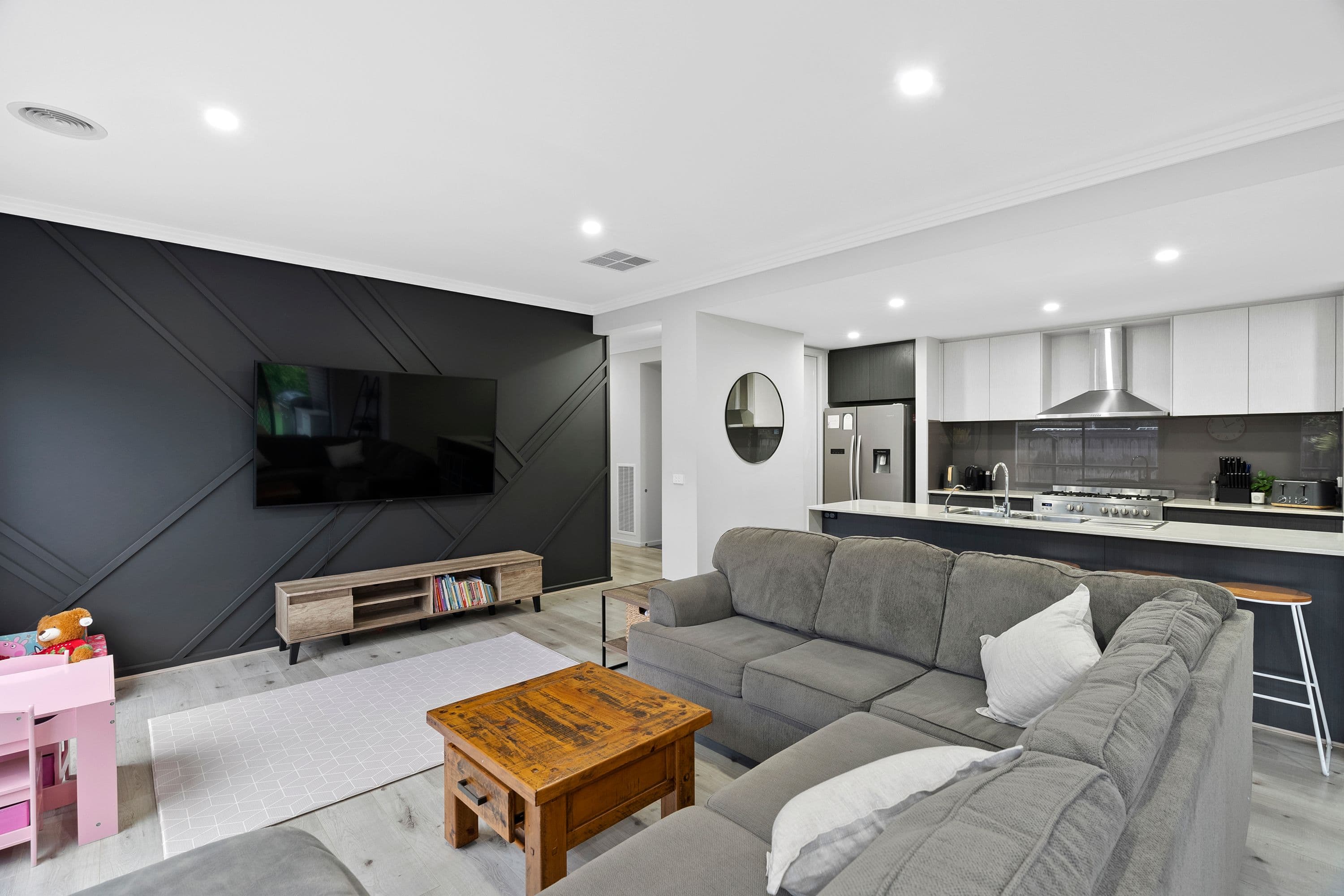 4 Hartog Grove, Darley VIC 3340, Darley - Thumbnail 2