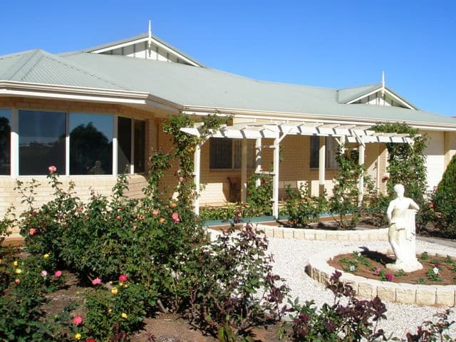 24 Honeysuckle Boulevard, WOORREE WA 6530, Woorree - Thumbnail 2