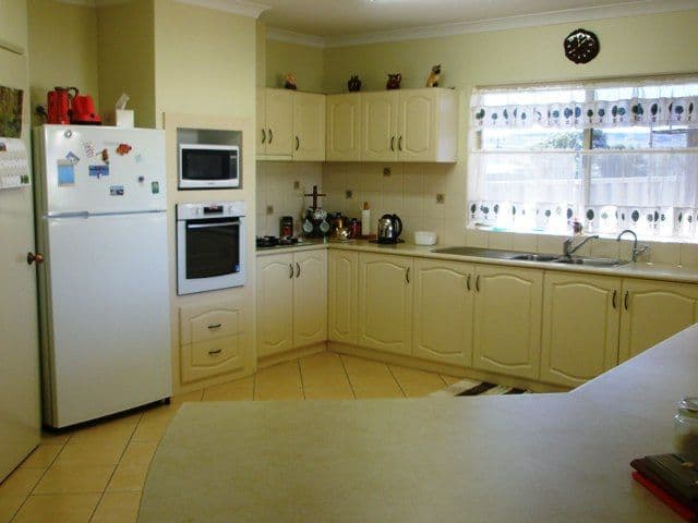 24 Honeysuckle Boulevard, WOORREE WA 6530, Woorree - Thumbnail 4