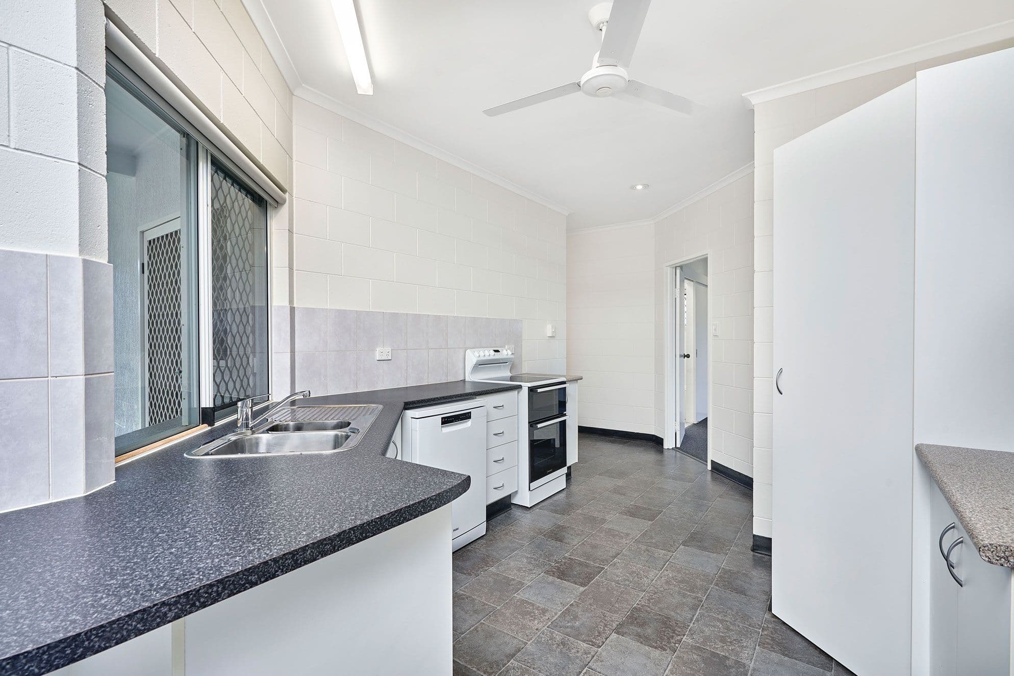 10 Laurel Avenue, Mount Sheridan QLD 4868, Mount Sheridan - Thumbnail 2
