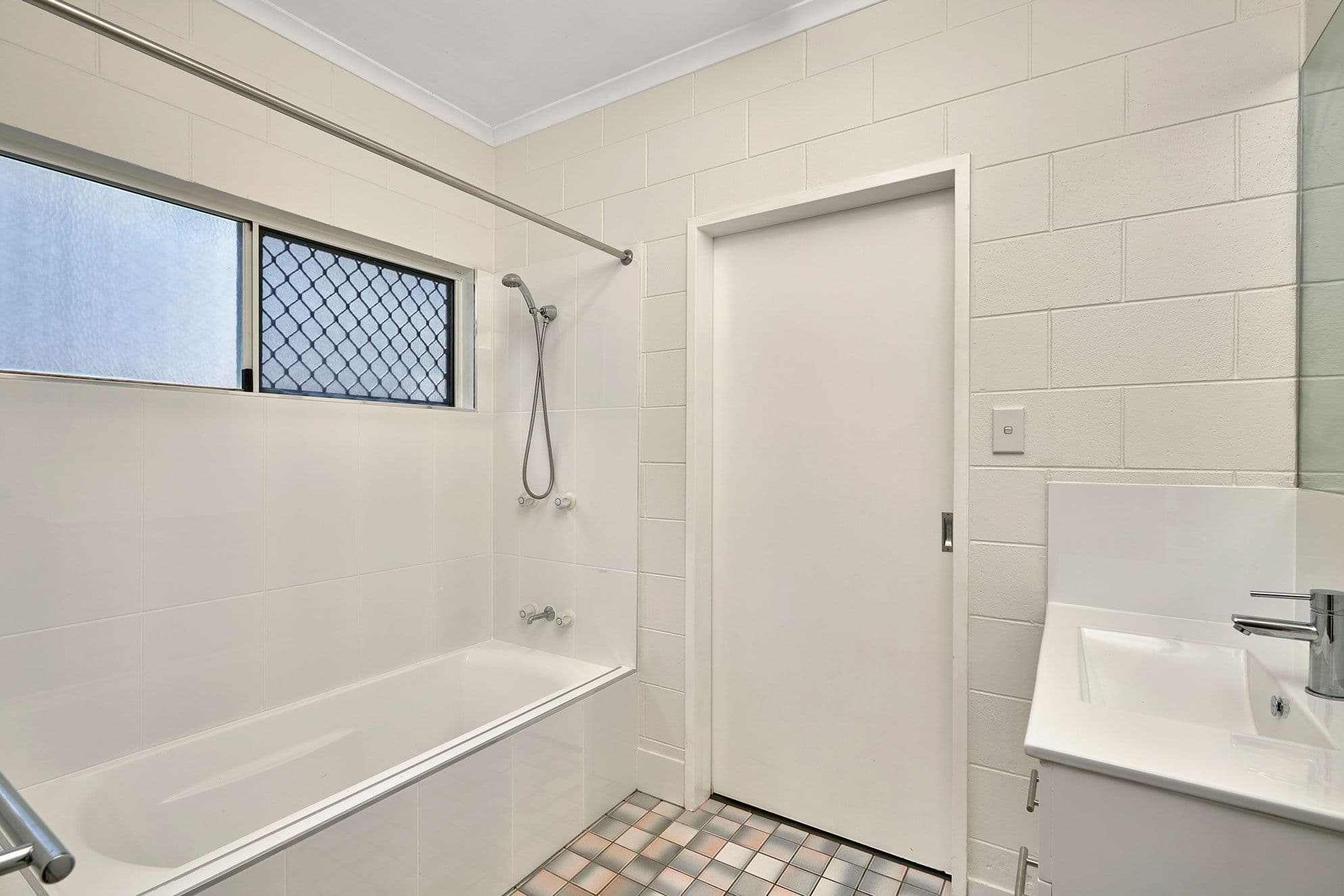 10 Laurel Avenue, Mount Sheridan QLD 4868, Mount Sheridan - Thumbnail 7
