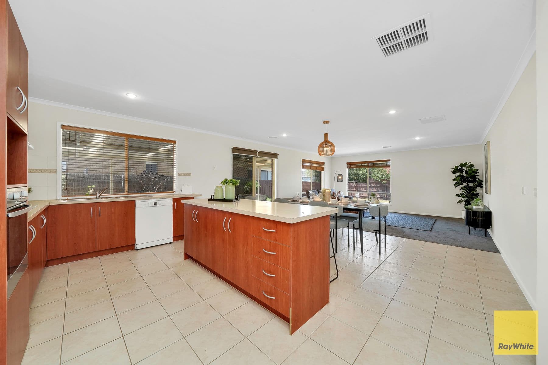 6 Solar Court, Tarneit VIC 3029, Tarneit - Thumbnail 8