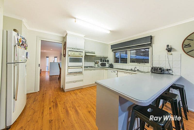 67 Waverley Park Drive, Cranbourne North VIC 3977, Cranbourne North - Thumbnail 3
