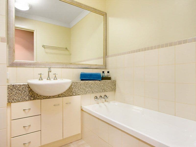 1 Pine Valley Drive, ROBINA QLD 4226, Robina - Thumbnail 6