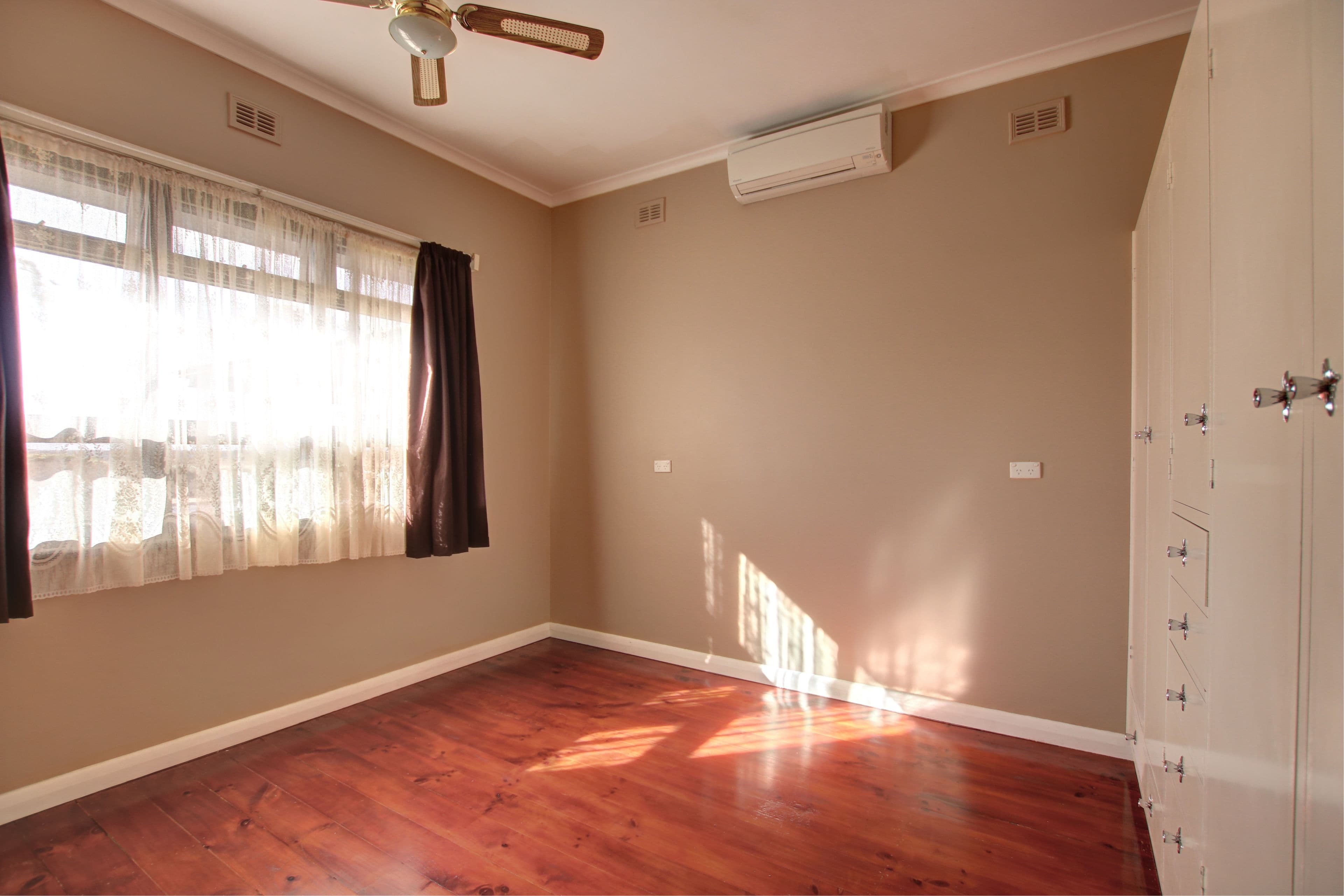 17 Coombe Terrace, Waikerie SA 5330, Waikerie - Thumbnail 5