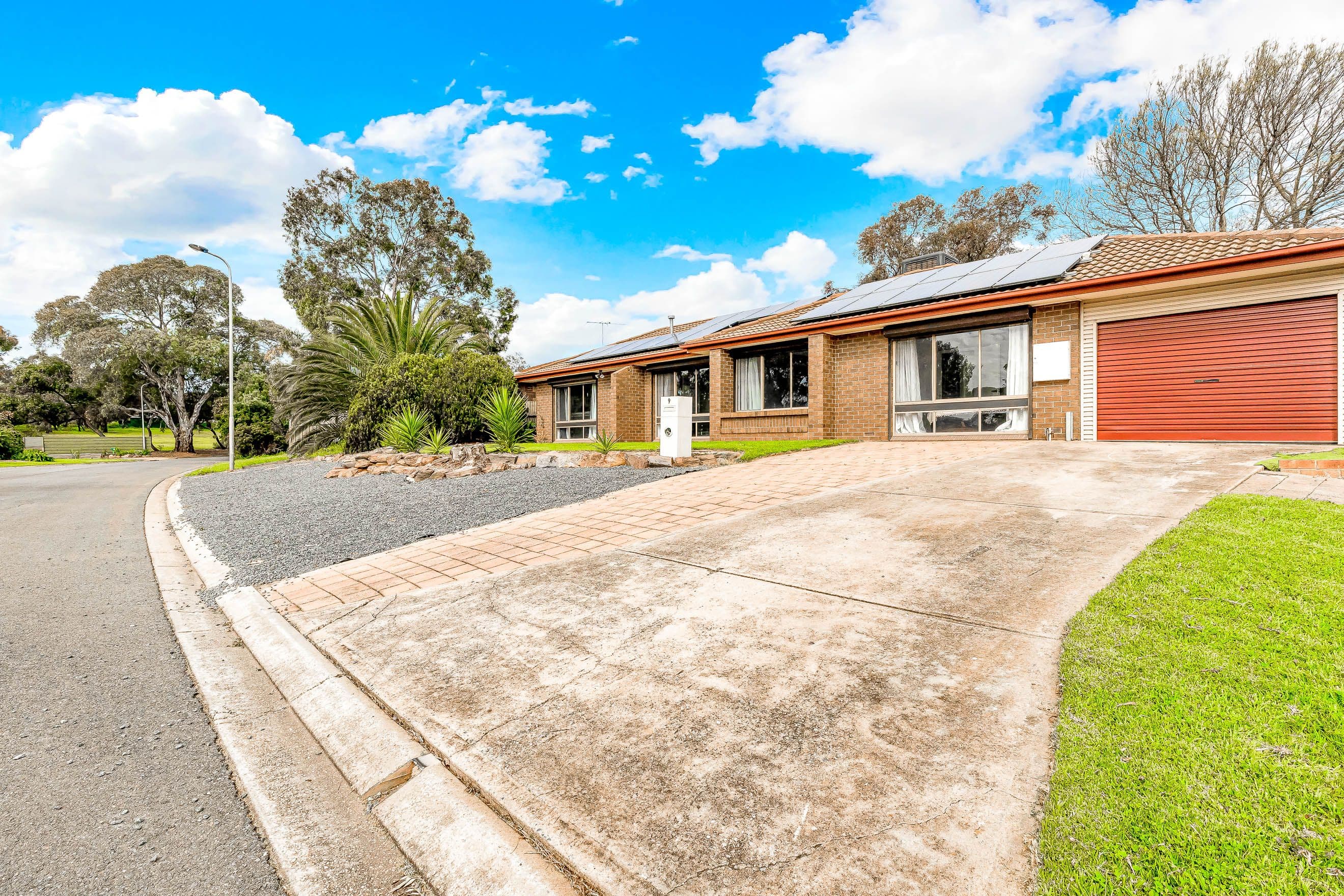 9 Gunnawarra Crescent, Craigmore SA 5114, Craigmore - Thumbnail 2