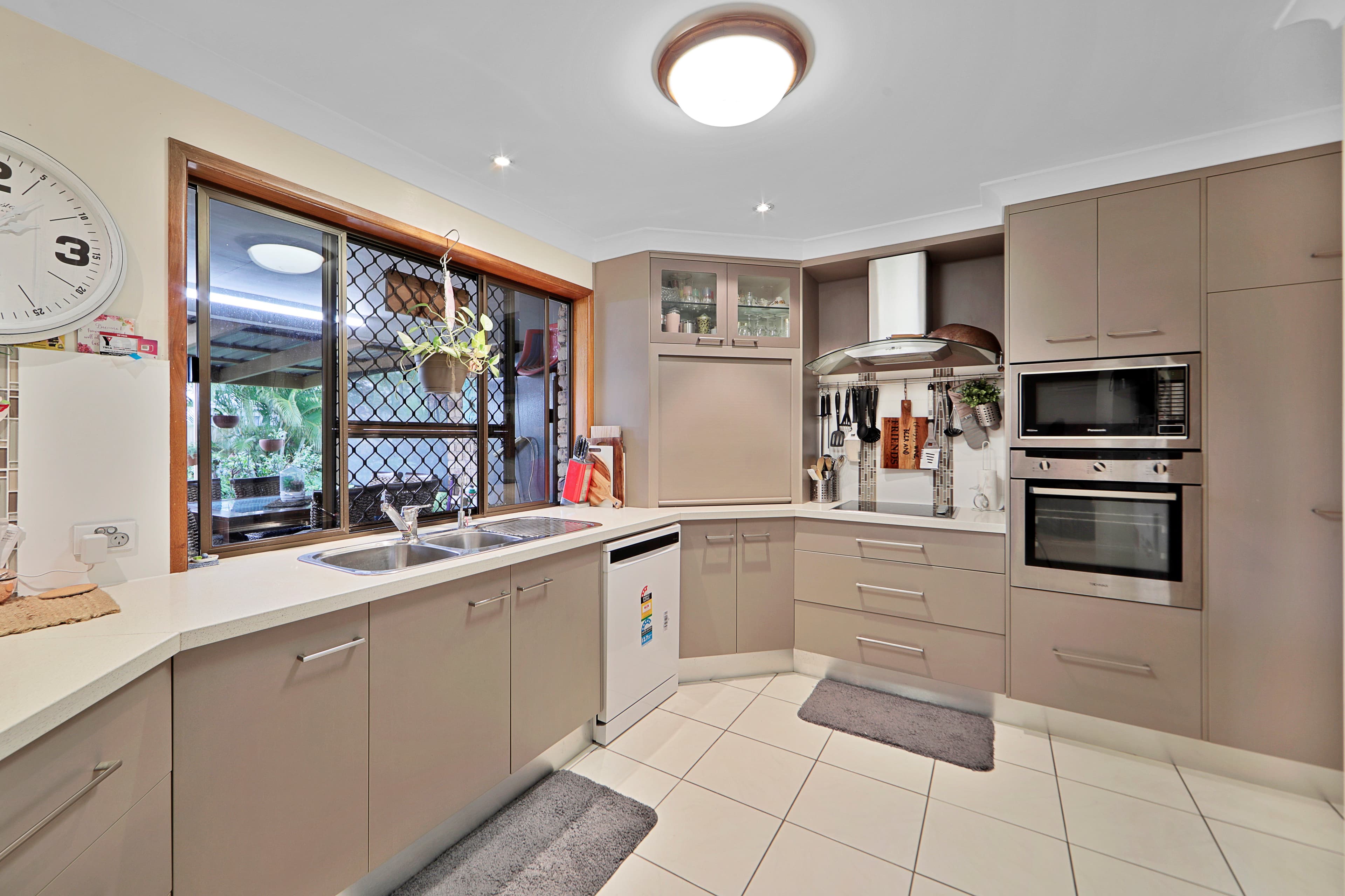 4 Murphy Court, Avenell Heights QLD 4670, Avenell Heights - Thumbnail 2
