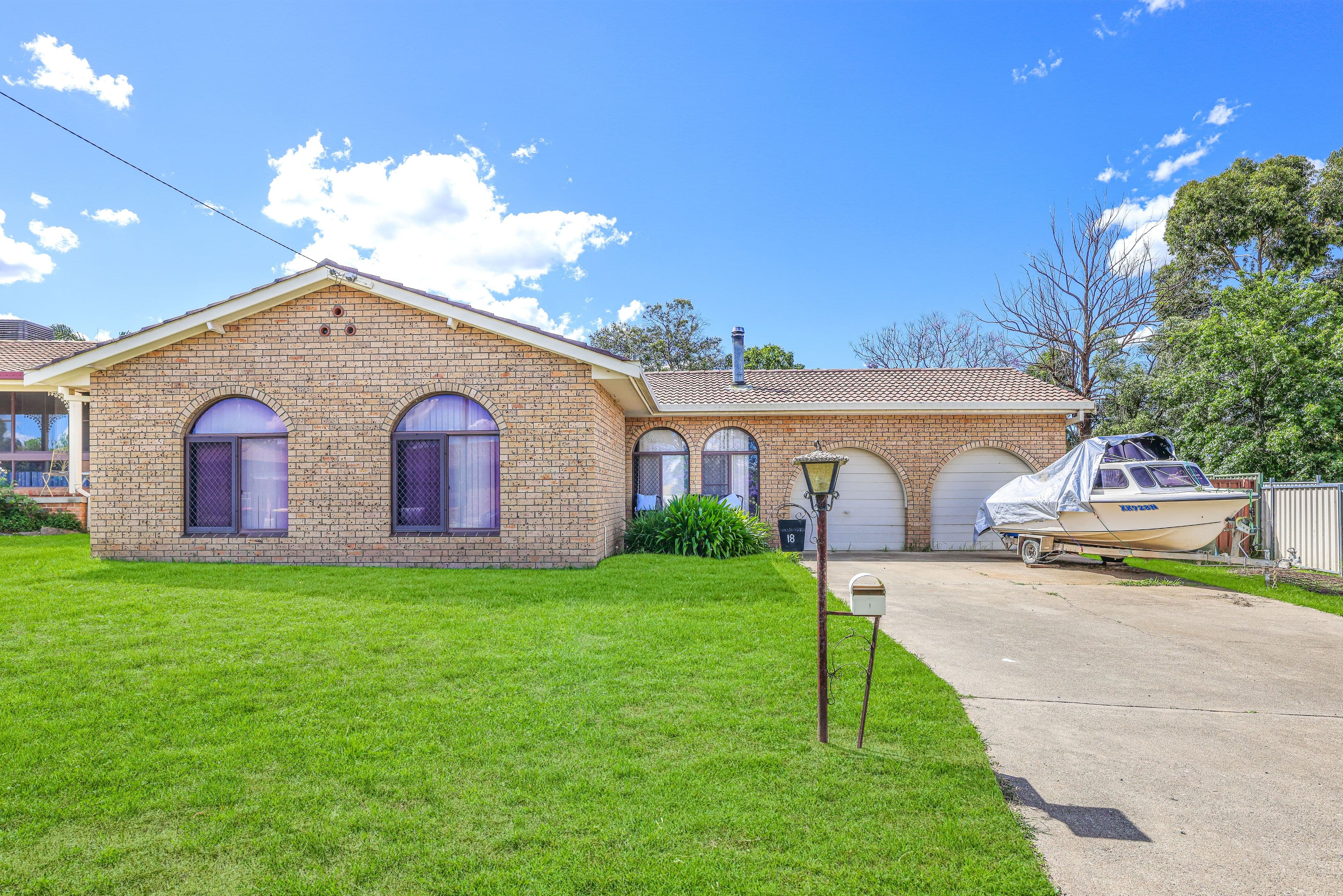 18 Allawah Street, Tamworth NSW 2340, Hillvue - Image 1