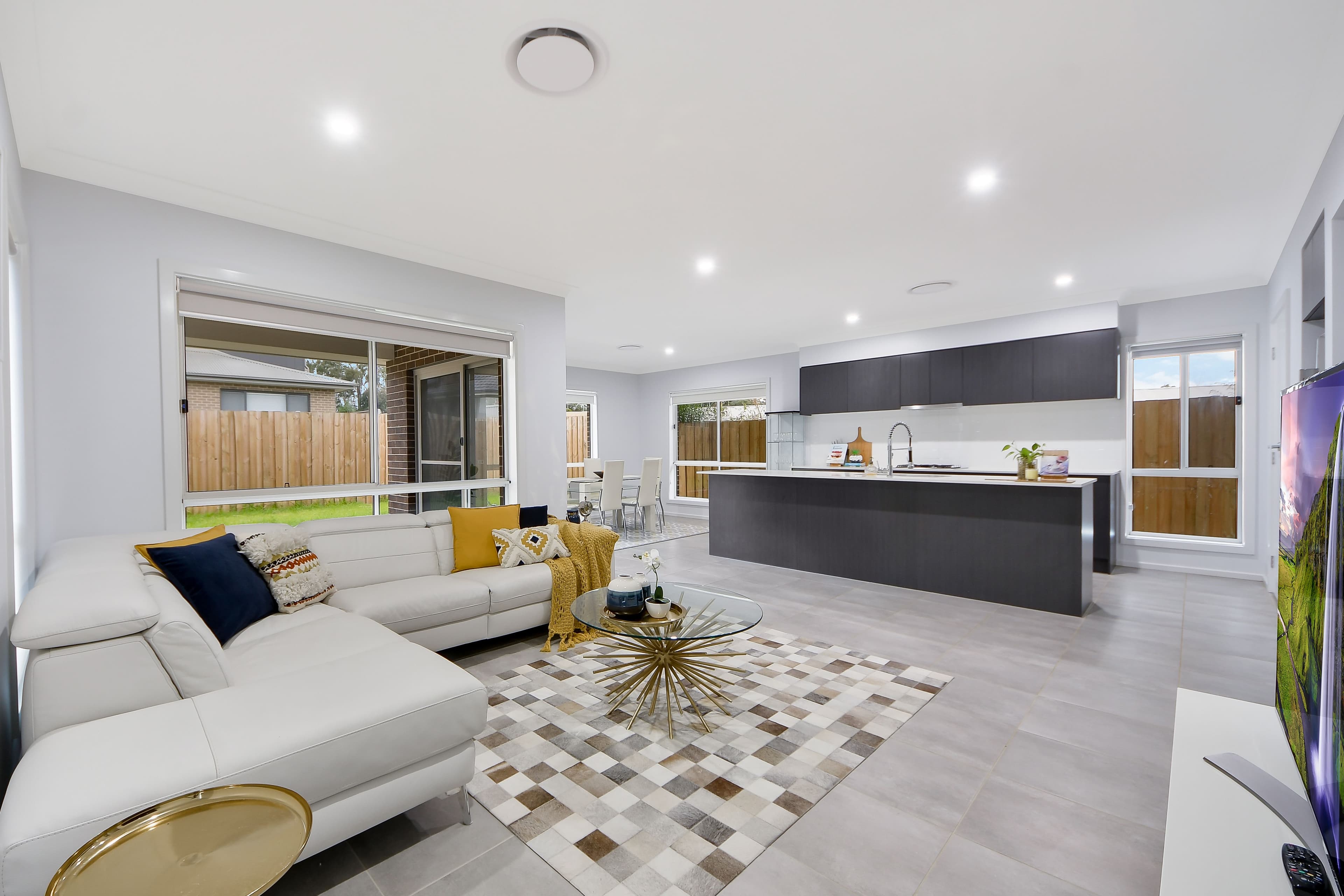 40 Crystal Palace Way, Leppington - Thumbnail 2