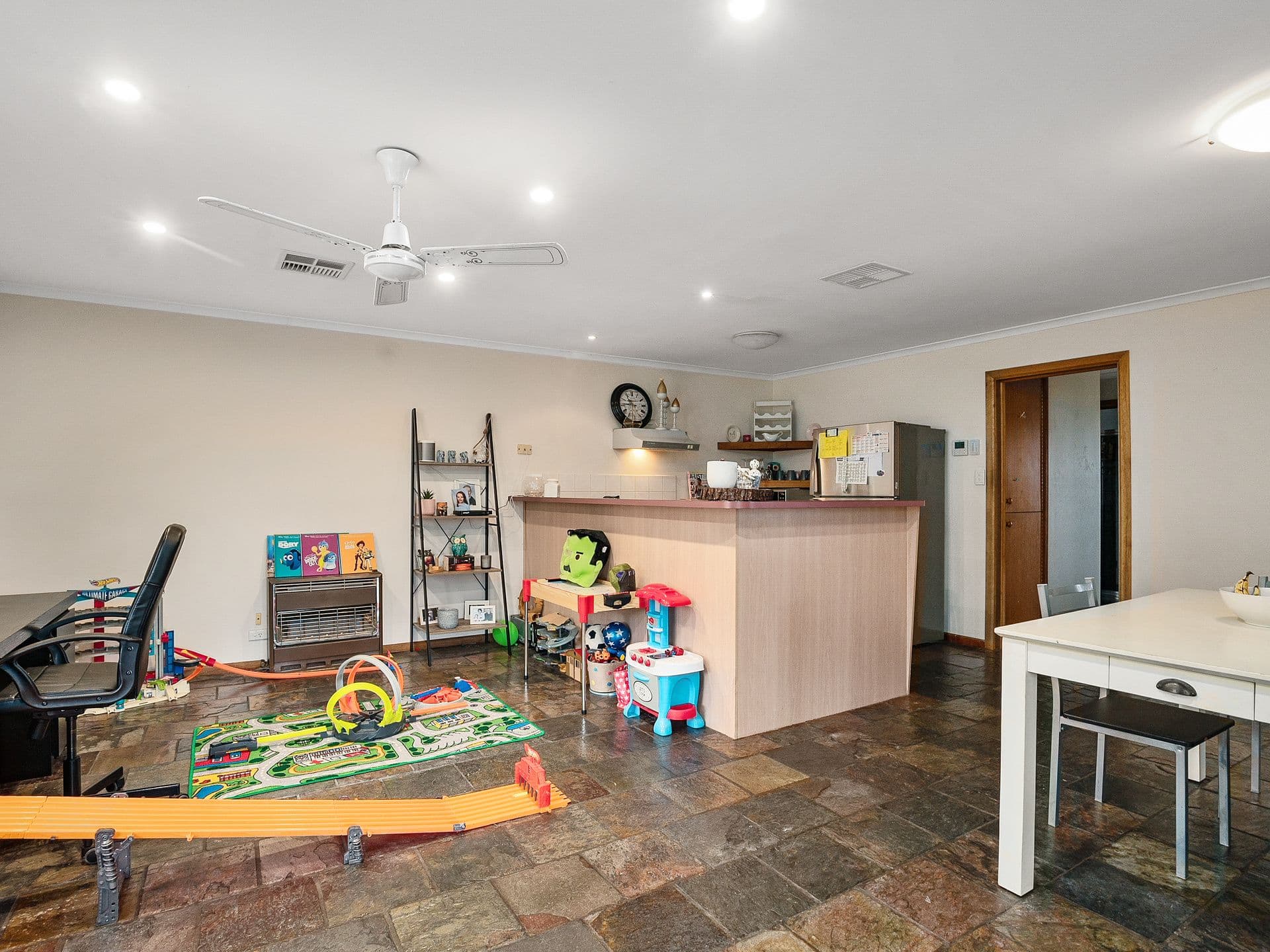 6 Coonawarra Close, Woodcroft SA 5162, Woodcroft - Thumbnail 7