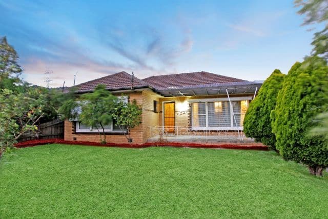 52 Glasgow Avenue, Reservoir VIC 3073, Reservoir - Thumbnail 2
