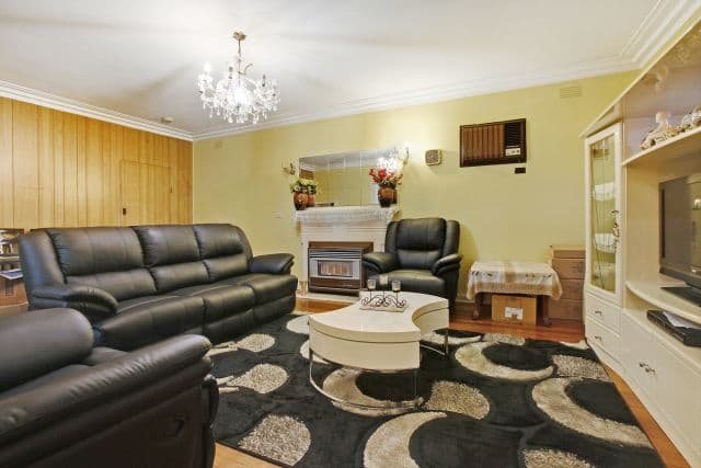 52 Glasgow Avenue, Reservoir VIC 3073, Reservoir - Thumbnail 3