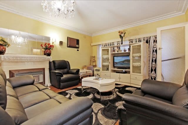 52 Glasgow Avenue, Reservoir VIC 3073, Reservoir - Thumbnail 4