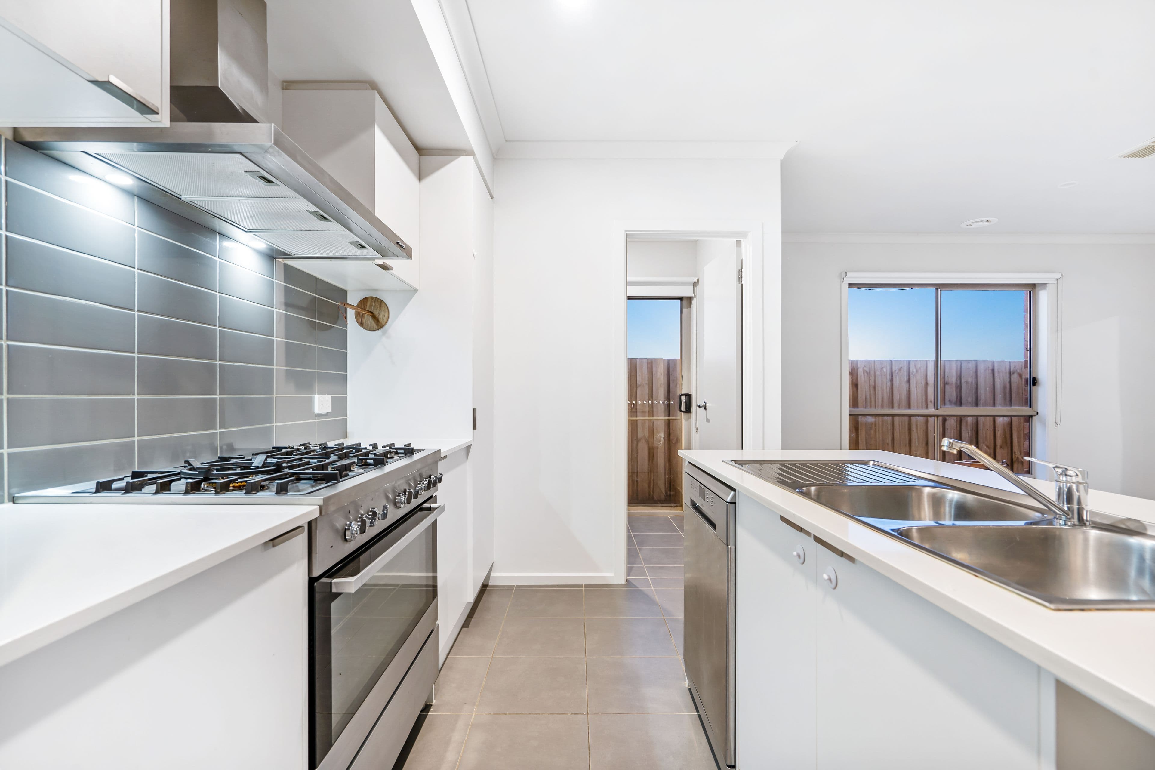 18 Driftwood Street, AINTREE VIC 3336, Aintree - Thumbnail 3