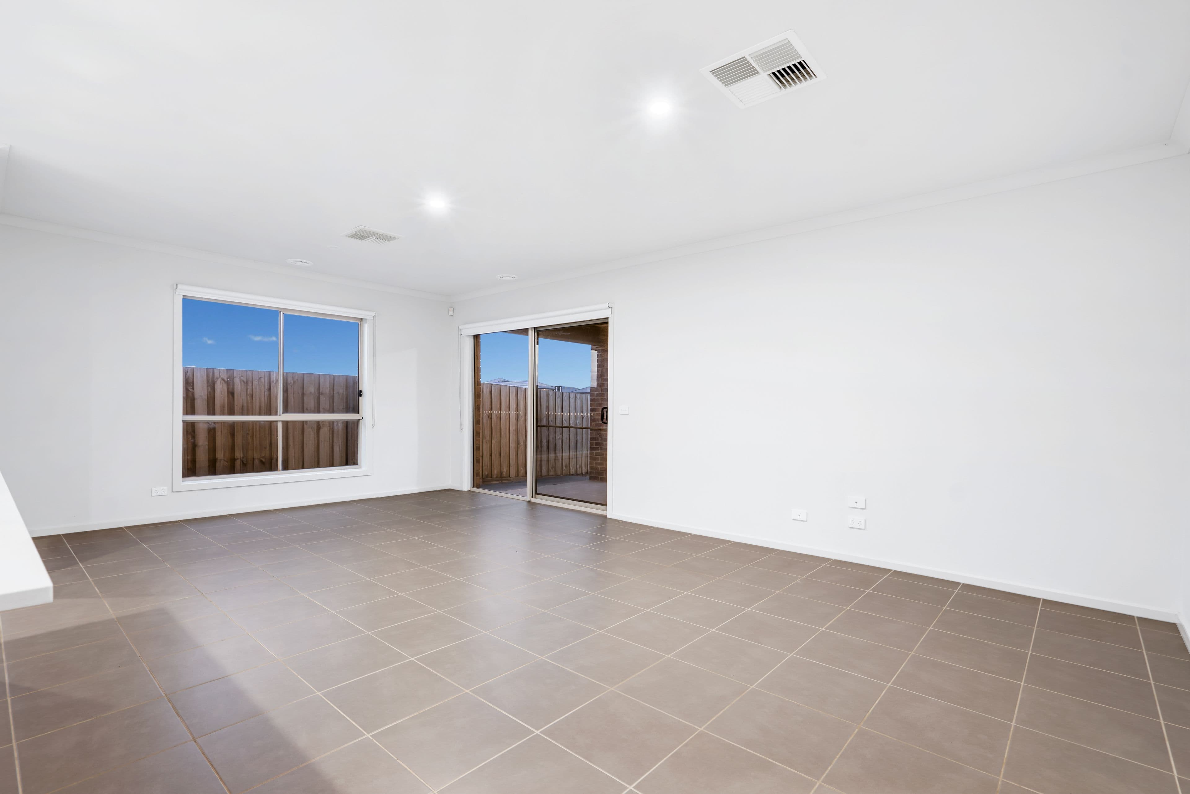 18 Driftwood Street, AINTREE VIC 3336, Aintree - Thumbnail 4
