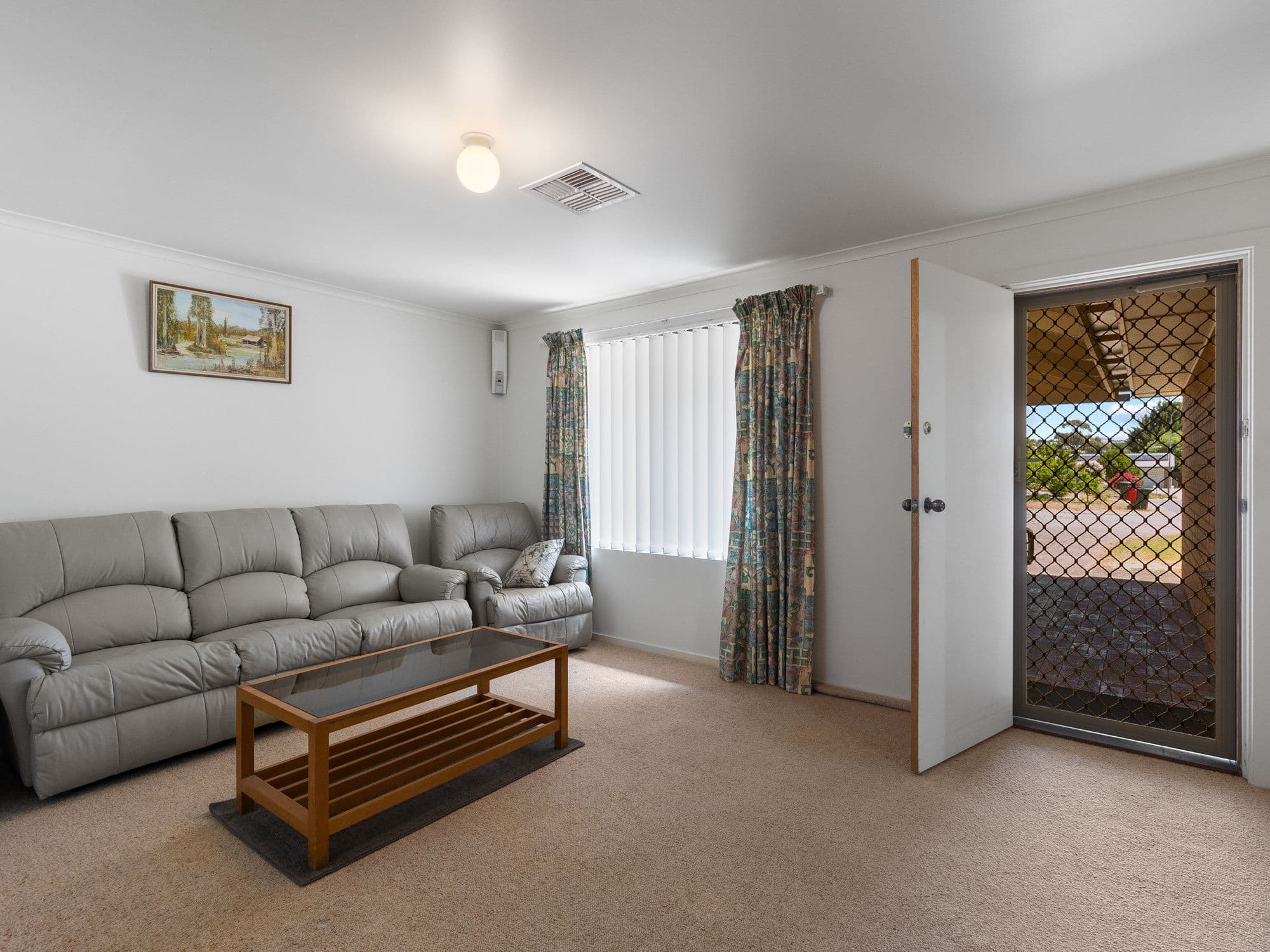 7 Coonawarra Close, Woodcroft SA 5162, Woodcroft - Thumbnail 2