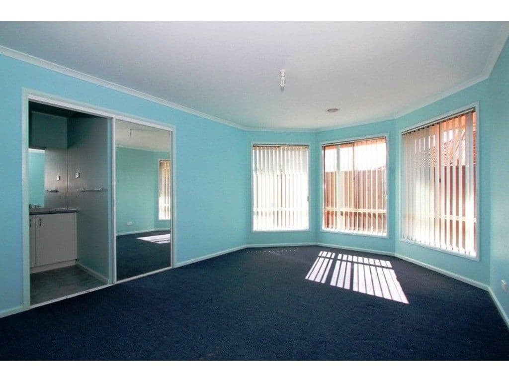 37 Klippel Way, Caroline Springs VIC 3023, Caroline Springs - Thumbnail 4