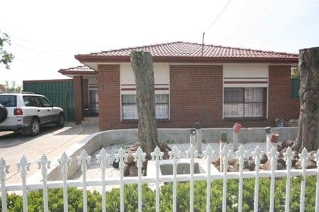 4 Watford Road, ST ALBANS VIC 3021, St Albans - Image 1