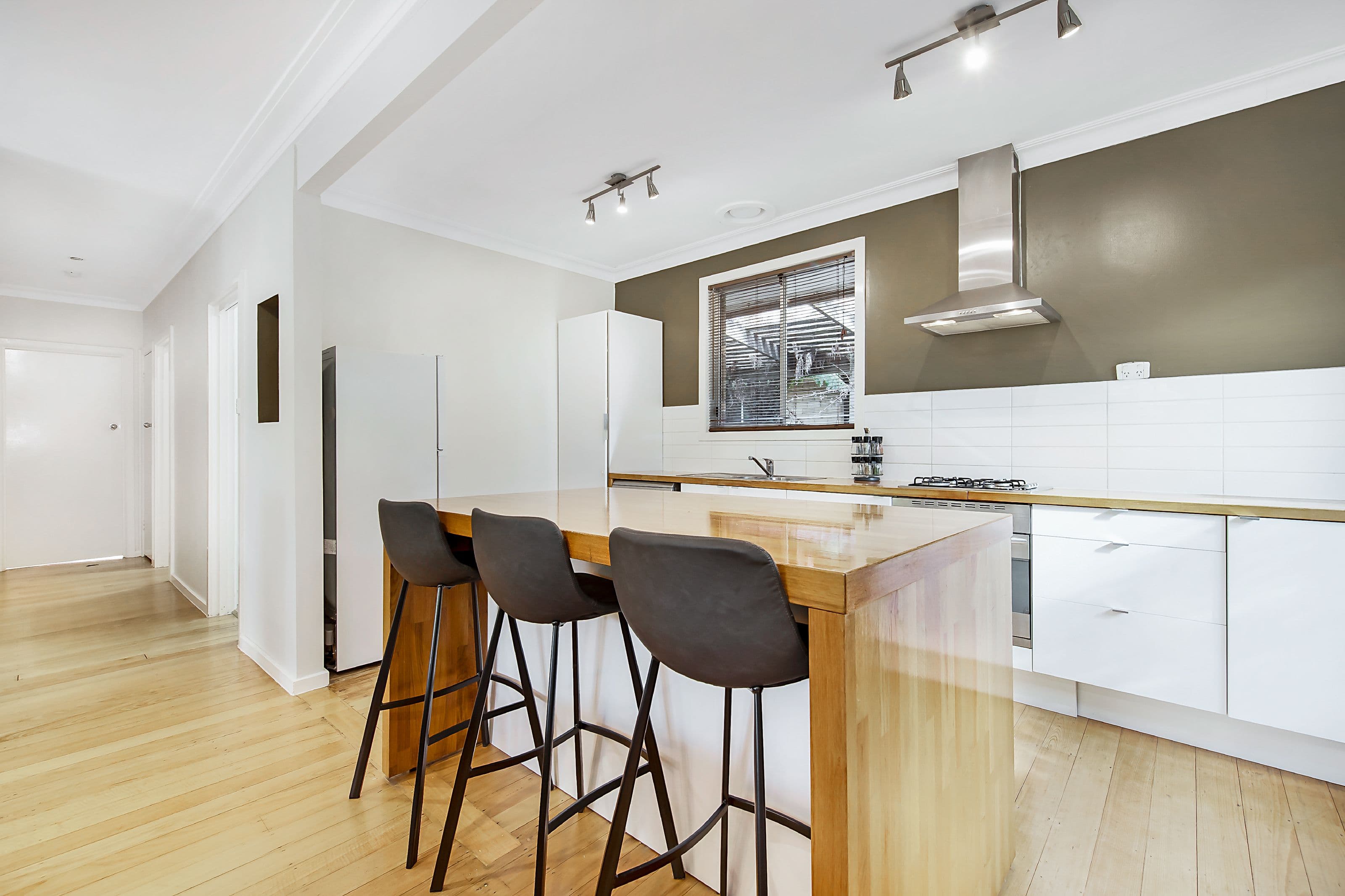 8 Frank Street, Vermont VIC 3133, Vermont - Thumbnail 2