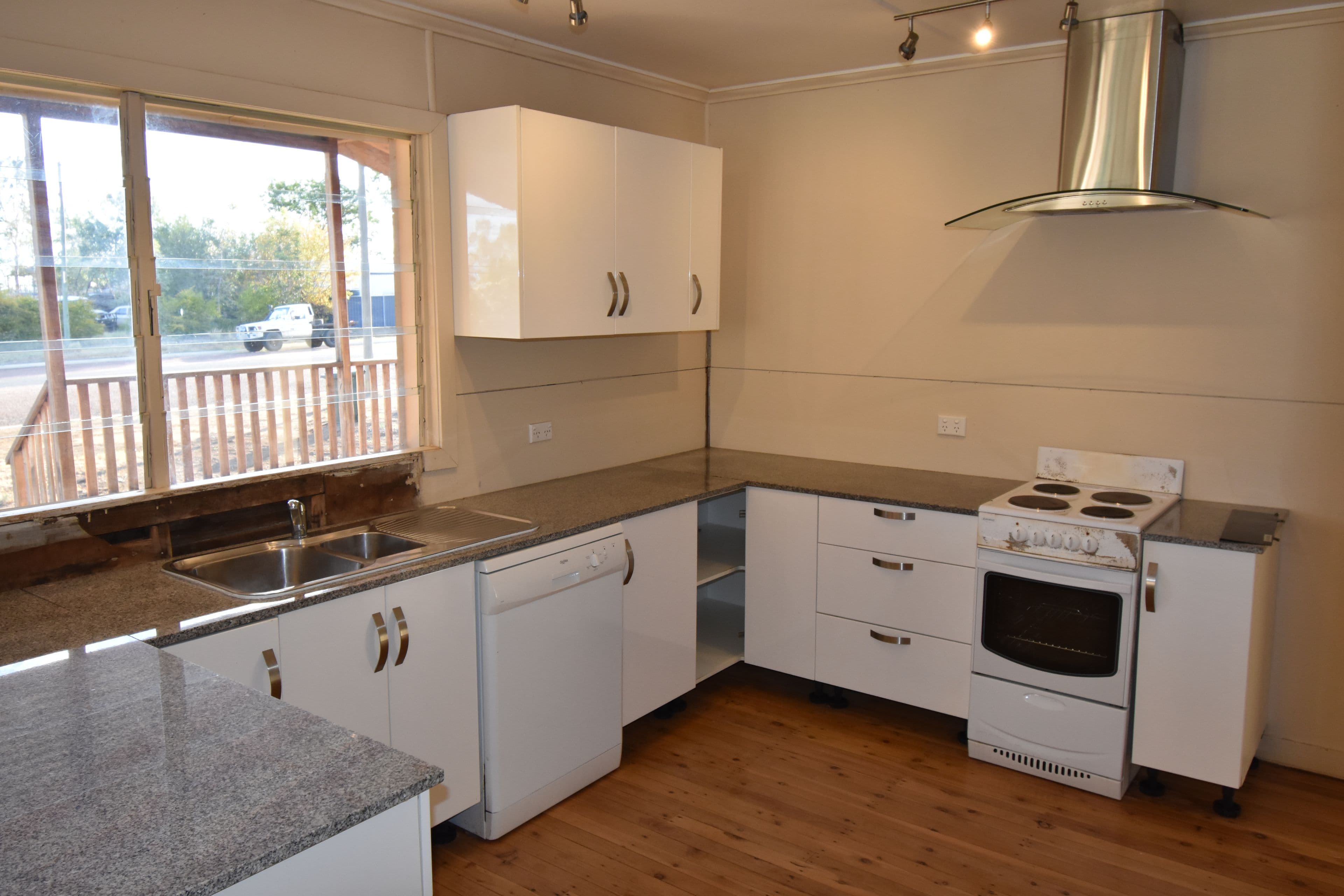 53 Mitchell Street, Ilfracombe QLD 4727, Ilfracombe - Thumbnail 2