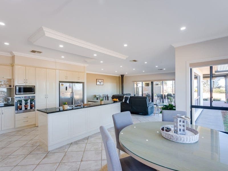 902 Queen Elizabeth Drive, Barmera SA 5345, Barmera - Thumbnail 8