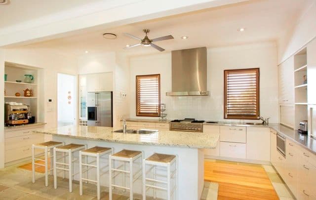 104A Hedges Avenue, MERMAID BEACH QLD 4218, Mermaid Beach - Thumbnail 2