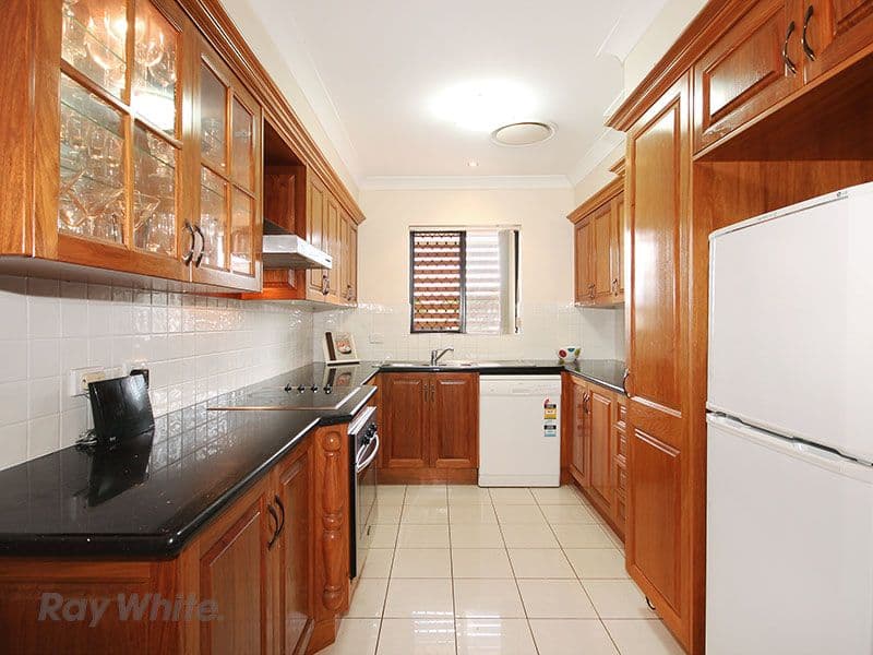 35 Depper Street, ST LUCIA QLD 4067, St Lucia - Thumbnail 3