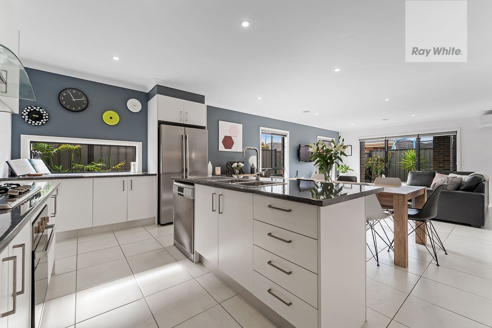 84 Retreat Crescent, Sunbury - Thumbnail 3