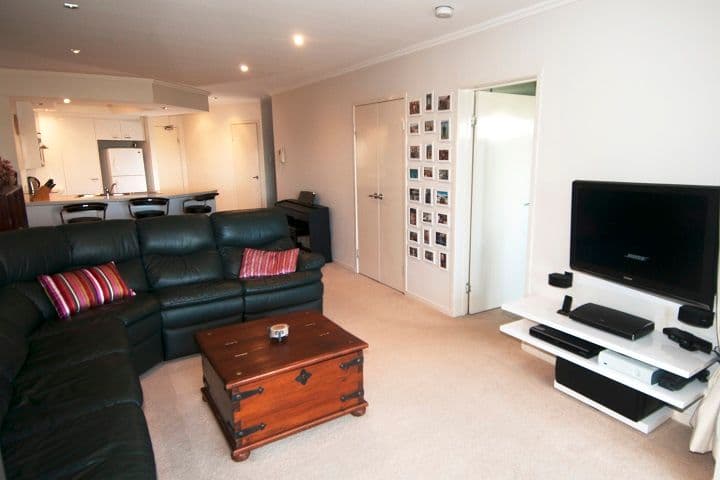 284 Vulture Street, Kangaroo Point QLD 4169, Kangaroo Point - Thumbnail 3